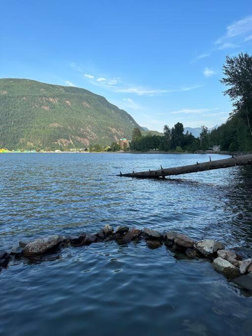 Lake Time Harrison Harrison Hot Springs Exterior photo